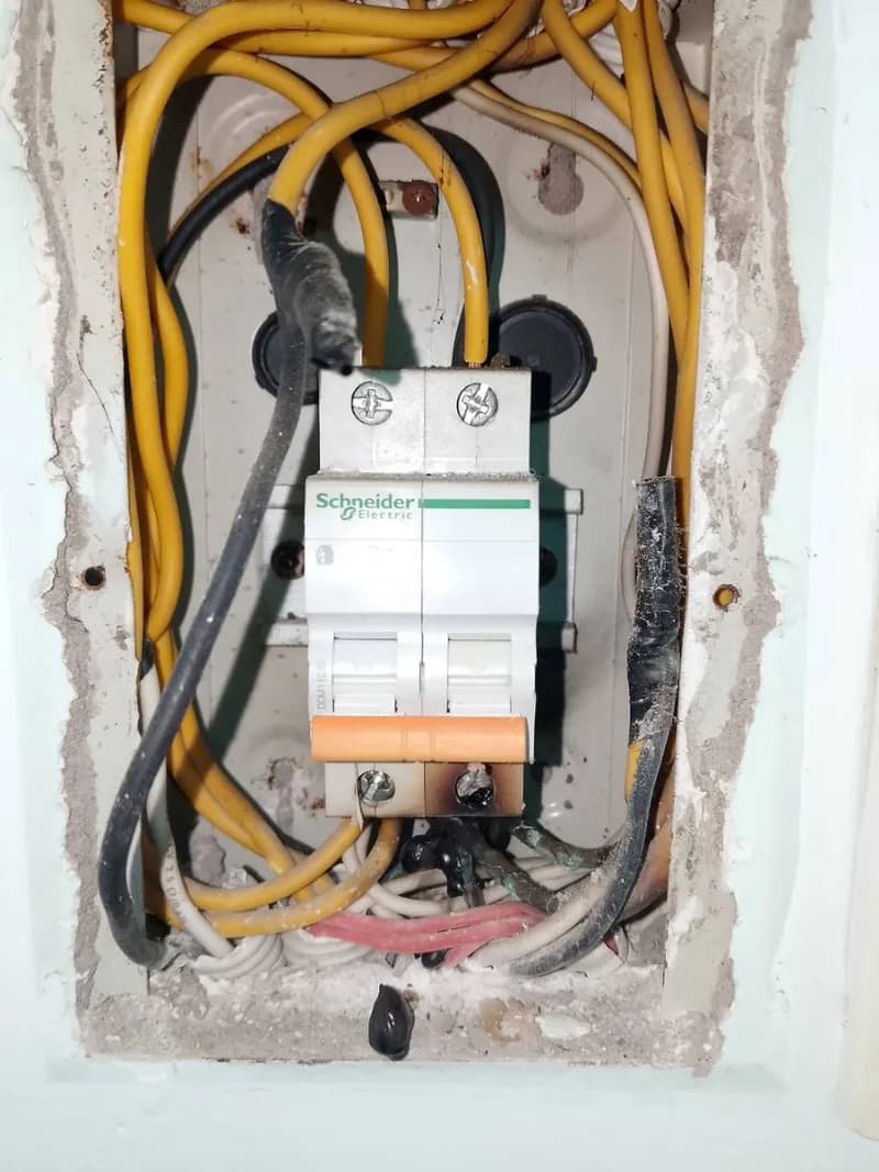 Trước sửa aptomat Sino tại Quận 8 — thợ Đỗ Văn Nhiều