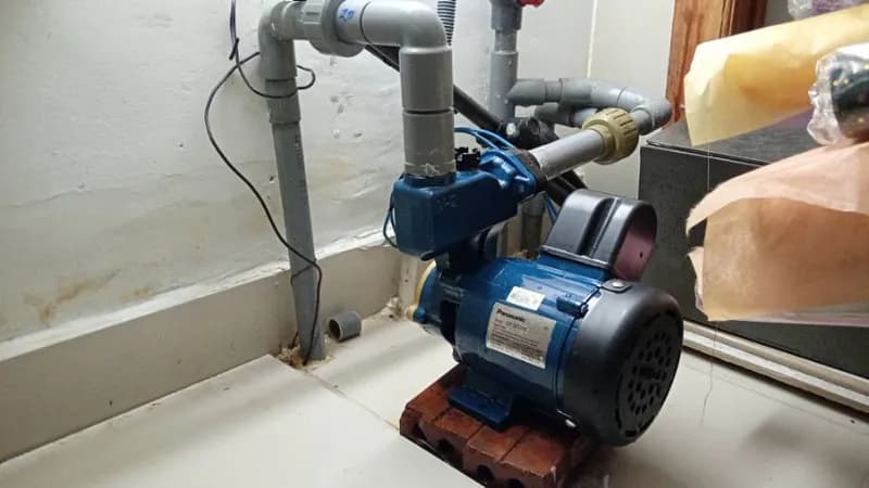 Sau khi hoàn thành sửa máy bơm tăng áp Panasonic tại Phú Nhuận — thợ Trần Văn Khanh