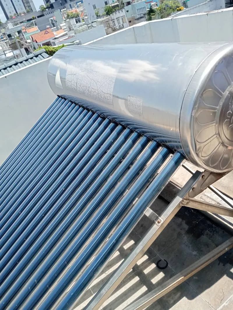 Trước sửa máy năng lượng mặt trời tại Phường 14, Quận 10 — thợ Võ Hồng Hải