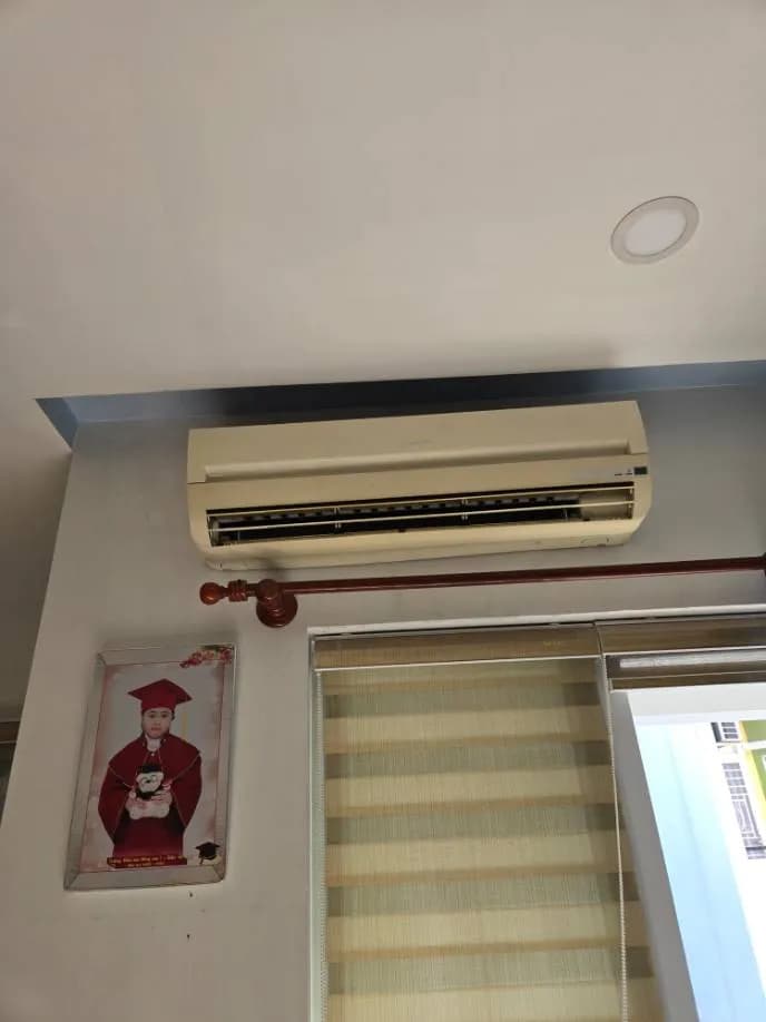 Trước sửa máy lạnh treo tường tại Phường 14, Quận 10 — thợ Lê Hữu Lộc