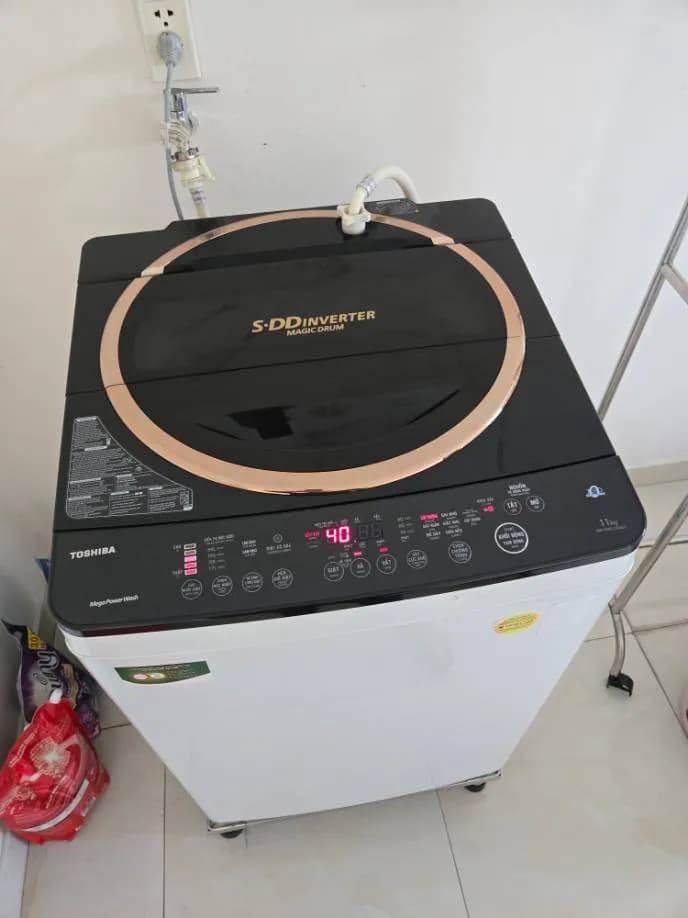 Sau khi hoàn thành sửa máy giặt cửa trên Toshiba tại phường Bình Thạnh, Bình Thạnh — thợ Lê Hữu Lộc