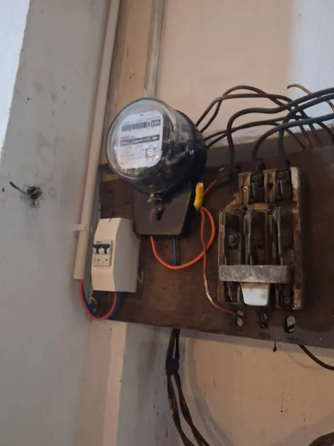 Sau khi hoàn thành sửa aptomat MPE tại P. Xóm Chiếu, Quận 4 — thợ Trần Quốc Đông (5 sao)
