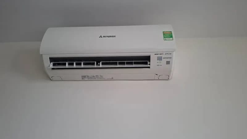 Trước sửa máy lạnh treo tường Mitsubishi tại Tân Bình — thợ Nguyễn Thanh Tiến