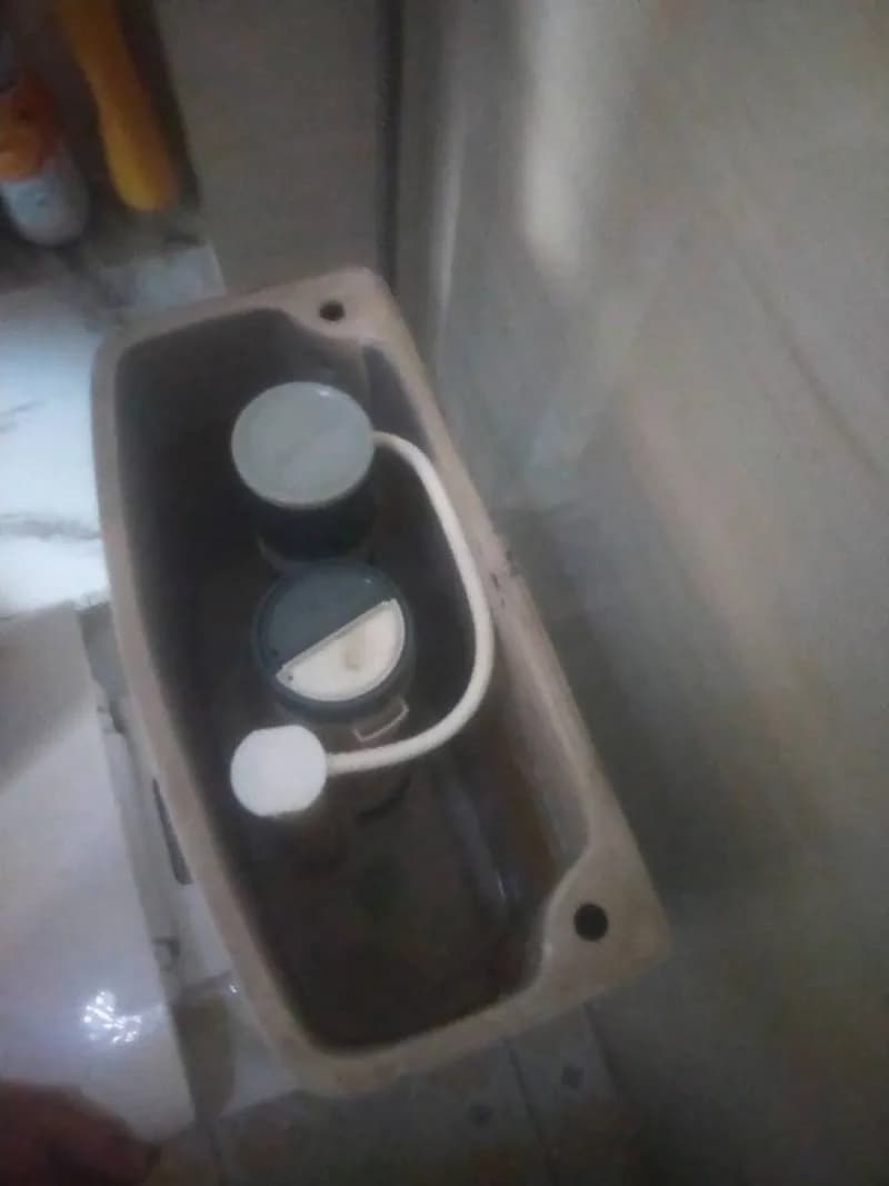 Trước sửa bồn cầu tại phường 6, Gò Vấp — thợ Lê Đăng Tuấn