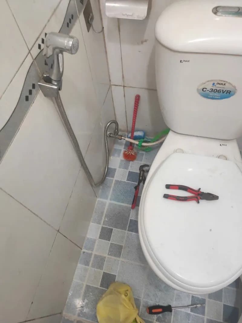 Sau khi hoàn thành sửa vòi xịt bồn cầu INAX tại Phường Bình Trưng, Thủ Đức — thợ Bùi Văn An