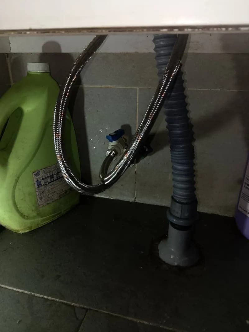 Lắp đặt, gia cố vòi nước lavabo bị lỏng tại Quận 10 tại Quận 10