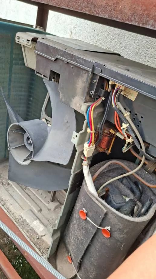 Sau khi hoàn thành sửa máy lạnh Daikin tại Phường An Khánh, Thủ Đức — thợ Nguyễn Thanh Tiến (5 sao)
