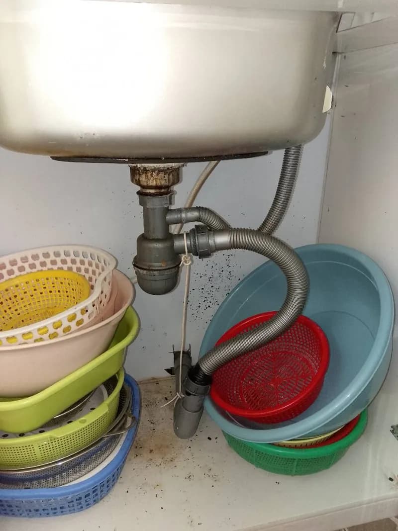 Trước sửa bồn rửa chén tại TPHCM — thợ Trương Công Việt Trân