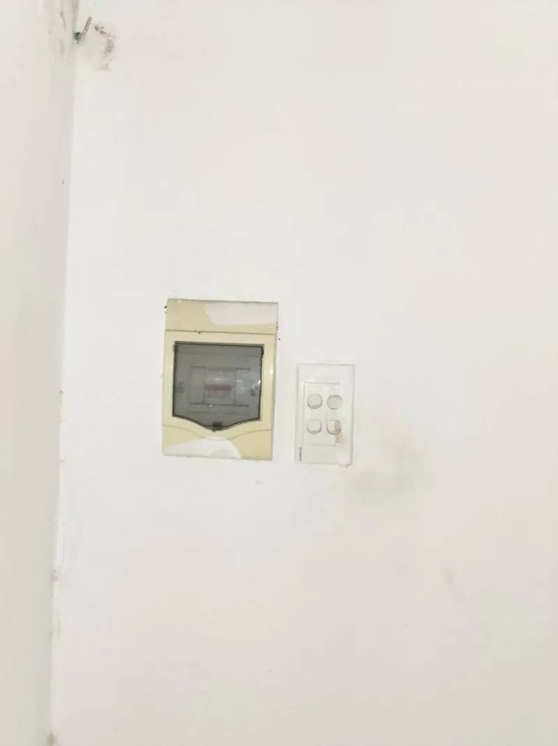 Sau khi hoàn thành sửa aptomat tại phường Thạnh Xuân, Quận 12 — thợ Trương Công Việt Trân