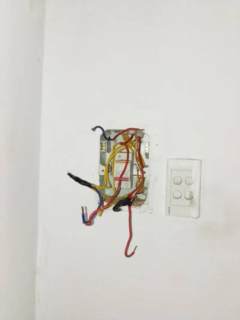 Trước sửa aptomat tại phường Thạnh Xuân, Quận 12 — thợ Trương Công Việt Trân