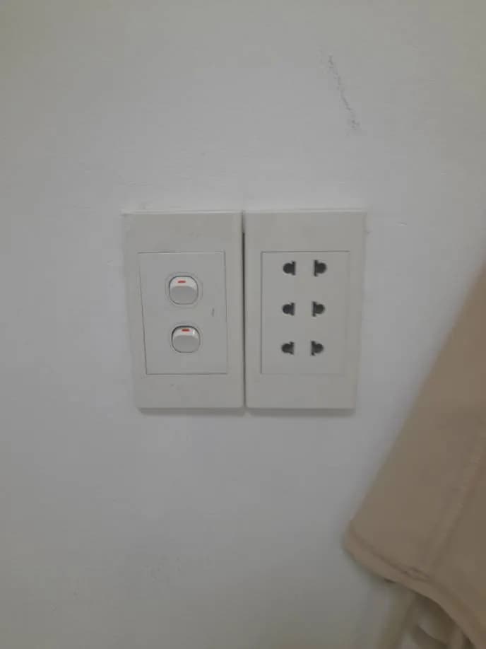 Lắp đặt lại ổ cắm công tắc bị bung tại Phú Nhuận tại Phú Nhuận