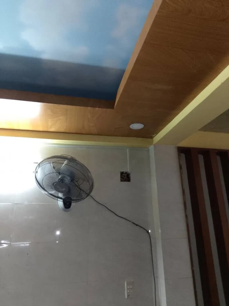 Thay ổ cắm điện và lắp quạt treo tường tại Gò Vấp tại Gò Vấp