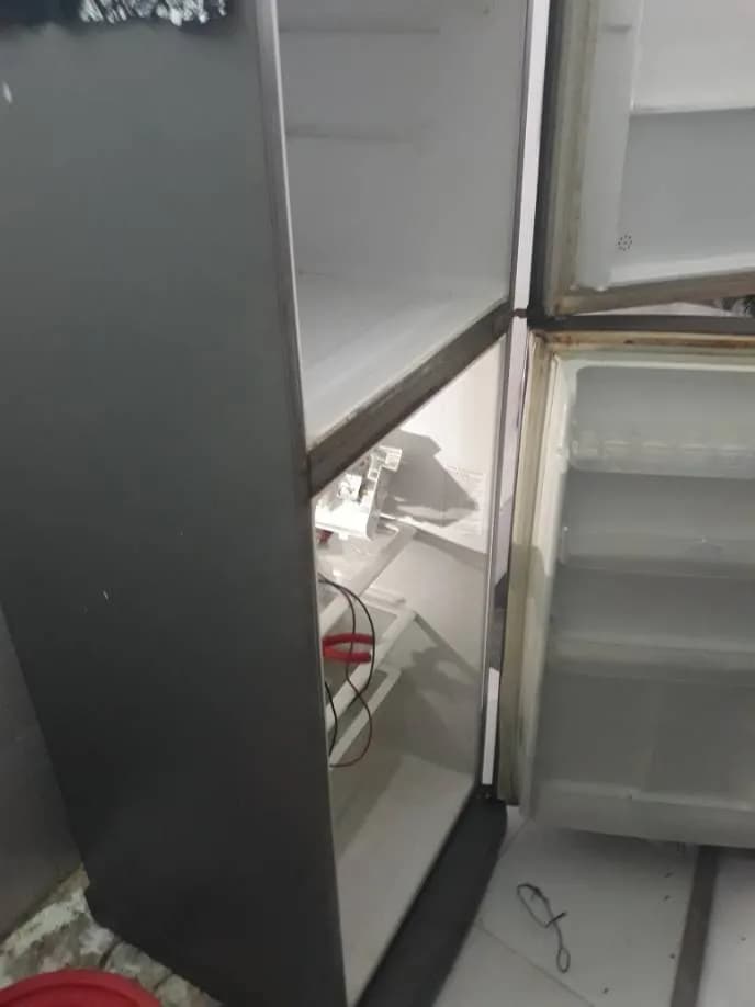 Trước sửa tủ lạnh tại phường Xóm Chiếu, Quận 4 — thợ Đặng Anh Huy