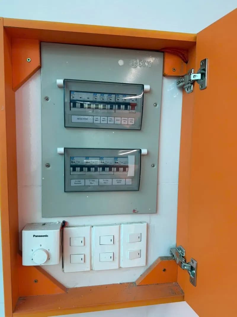 Trước sửa đồng hồ điện Sino, Gelex, LS tại Phường Bình Trưng Đông, Thủ Đức — thợ Bùi Văn An