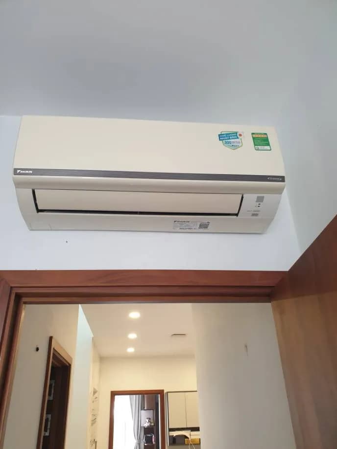 Trước sửa máy lạnh treo tường Daikin tại Bình Chánh — thợ Phan Chí Tâm