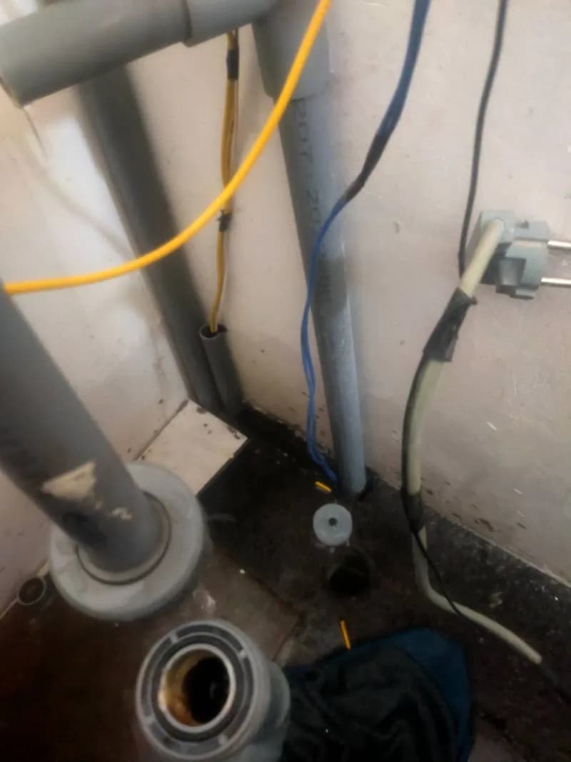 Trước sửa máy bơm nước tại Bình Chánh — thợ Lê Đăng Tuấn