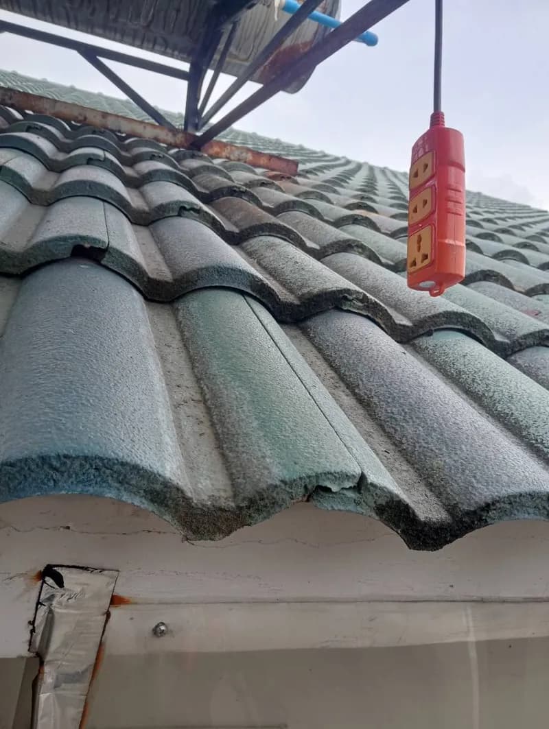Sau khi hoàn thành sửa máy nước nóng năng lượng mặt trời tại Phường Tây Thạnh, Tân Phú — thợ Võ Hồng Hải