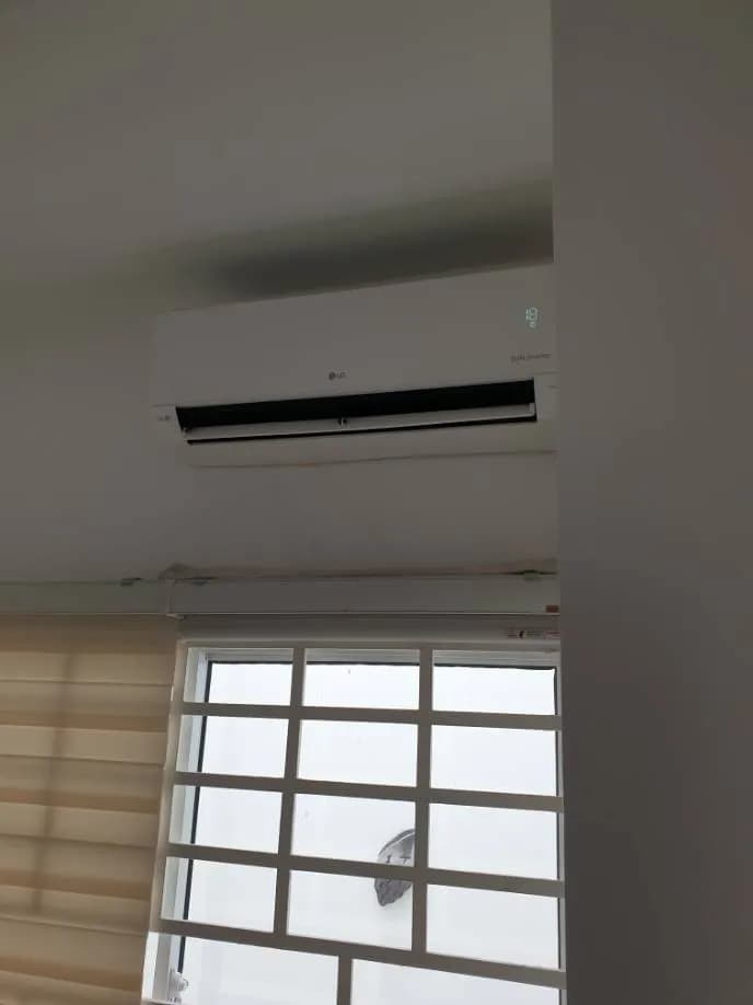 Sau khi hoàn thành sửa máy lạnh treo tường LG tại P.HCM, Thủ Đức — thợ Phan Chí Tâm (5 sao)