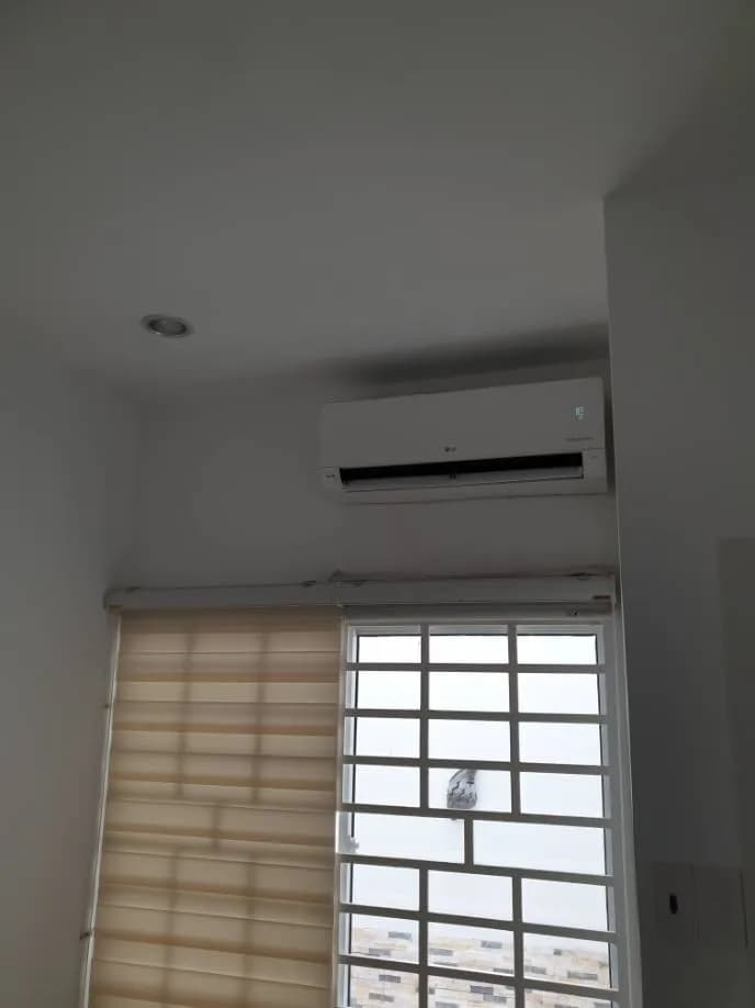 Trước sửa máy lạnh treo tường LG tại P.HCM, Thủ Đức — thợ Phan Chí Tâm