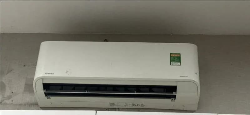 Trước sửa máy lạnh treo tường Toshiba tại Tân Bình — thợ Đặng Anh Huy
