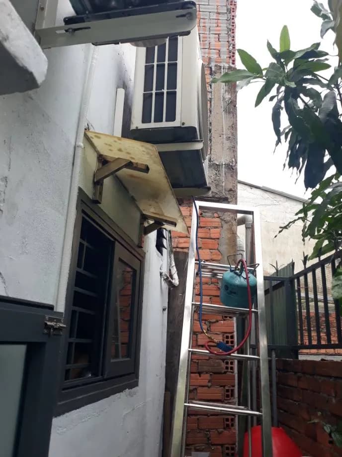 Sau khi hoàn thành sửa máy lạnh treo tường tại Phường Bình Tiên, Quận 6 — thợ Đặng Anh Huy (5 sao)
