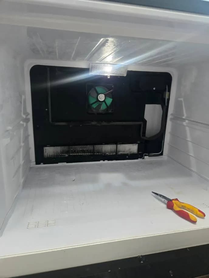 Trước sửa tủ lạnh Panasonic tại phường Tân Sơn Hòa, Tân Bình — thợ Lê Hữu Lộc