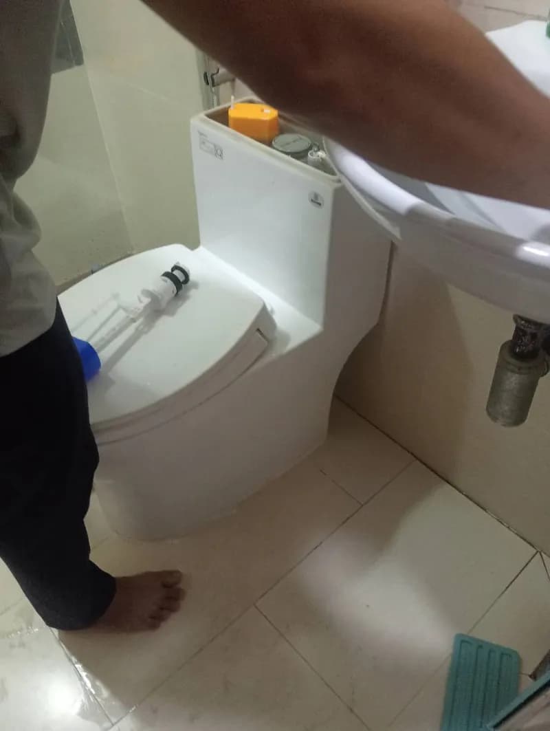 Sau khi hoàn thành sửa bồn cầu tại Phường 13, Tân Bình — thợ Võ Hồng Hải