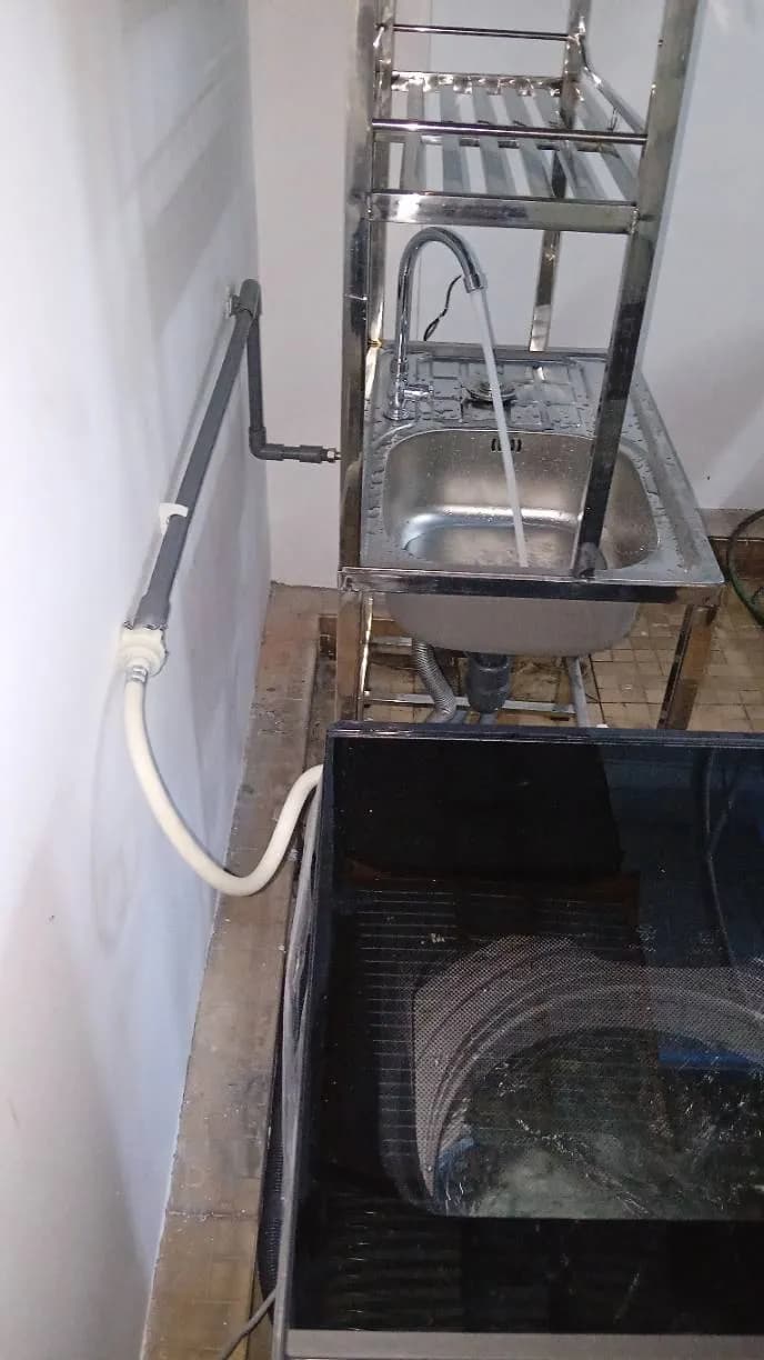 Đi dây điện nổi ống cứng và lắp đặt CB tại Quận 4 tại Quận 4
