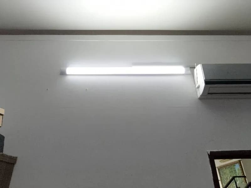 Sau khi hoàn thành sửa đèn LED tại Quận 11 — thợ Trương Công Việt Trân