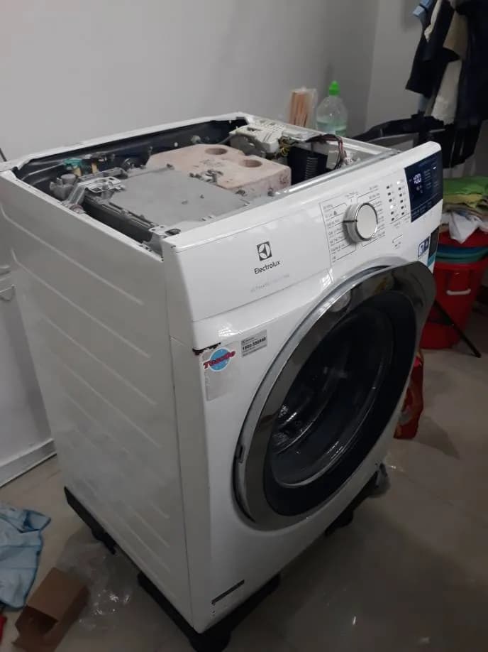 Trước sửa máy giặt cửa trước Electrolux tại Tân Phú — thợ Đặng Anh Huy