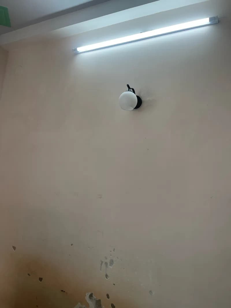 Lắp đặt kệ sách và đèn ngủ treo tường tại Quận 12 tại Quận 12