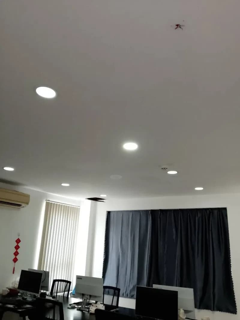 Trước sửa đèn LED âm trần tại Quận 1 — thợ Đỗ Văn Nhiều