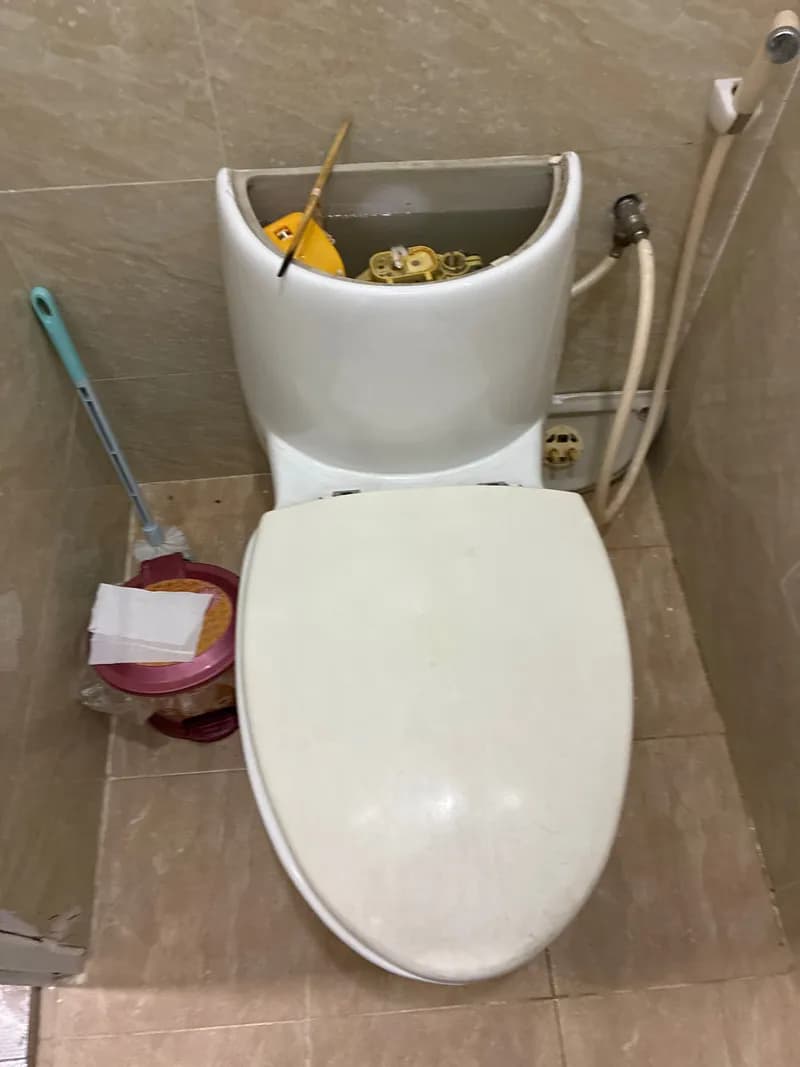 Trước sửa bồn cầu tại Tân Bình — thợ Dương Oai