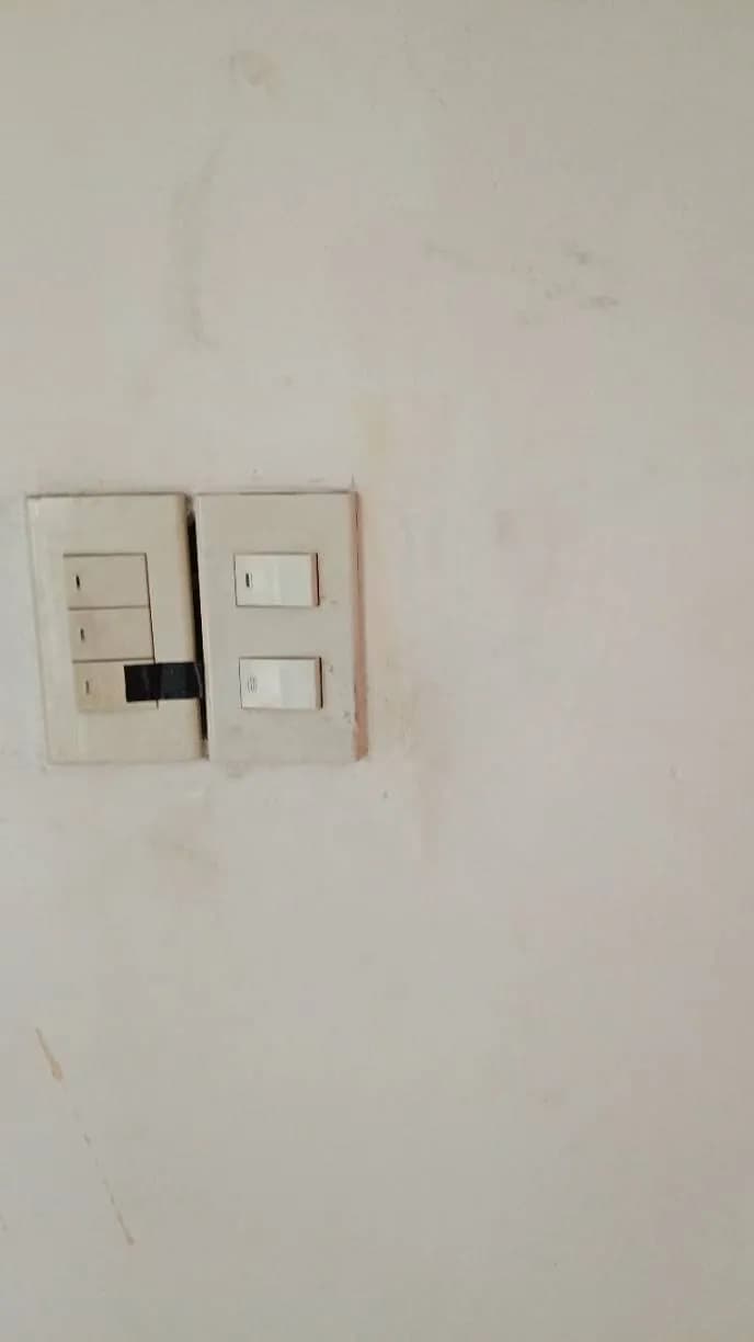 Sau khi hoàn thành sửa công tắc điện tại Quận 3 — thợ Trần Văn Khanh
