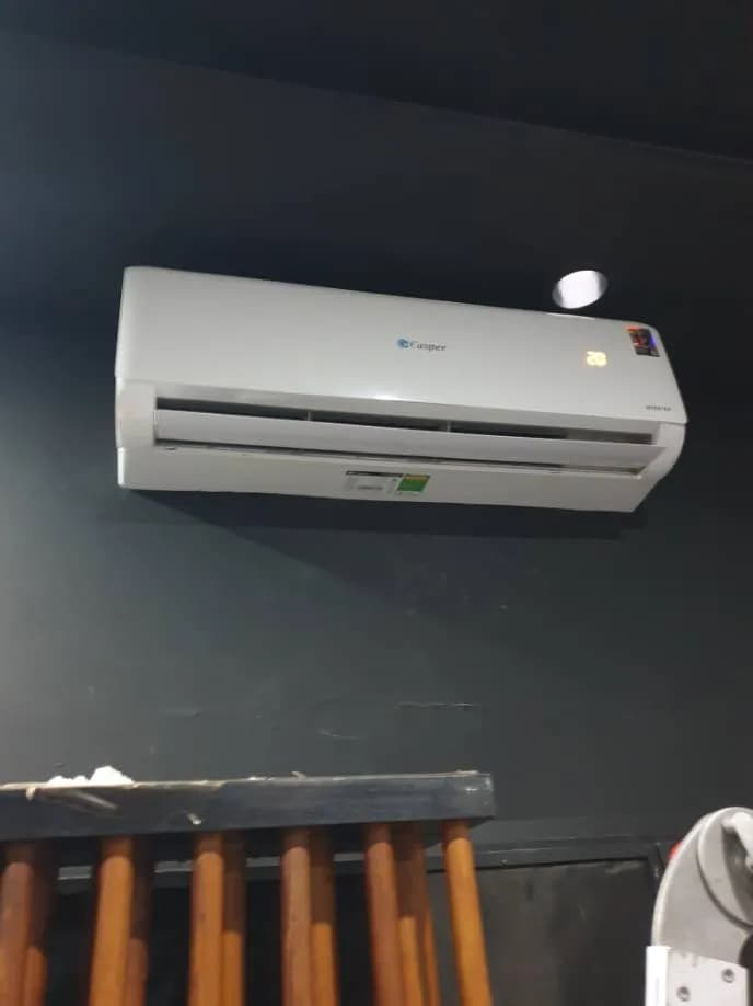 Trước sửa máy lạnh treo tường Casper tại Tân Bình — thợ Phan Chí Tâm