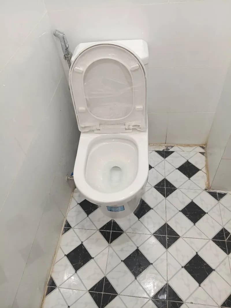 Sau khi hoàn thành sửa bồn cầu tại P.HCM, Quận 8 — thợ Trần Ngọc Tùng
