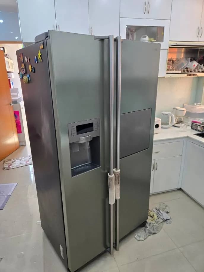 Sau khi hoàn thành sửa tủ lạnh side-by-side Samsung tại Phường Bình Trị Đông, Bình Tân — thợ Lê Hữu Lộc