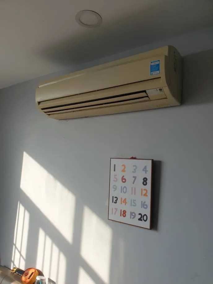 Sau khi hoàn thành sửa máy lạnh treo tường tại Quận 8 — thợ Phan Chí Tâm