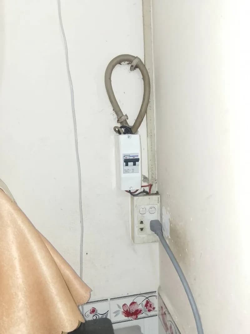 Sau khi hoàn thành sửa aptomat Panasonic tại phường bình hưng hòa, Bình Tân — thợ Trương Công Việt Trân
