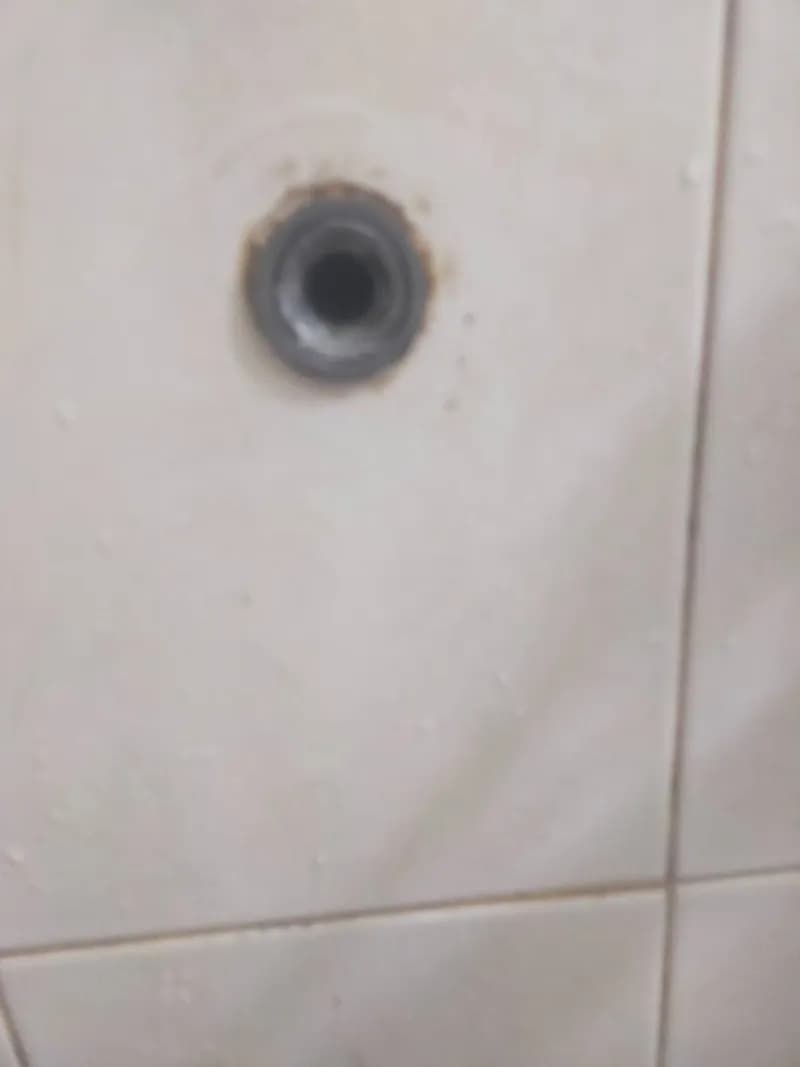 Trước sửa vòi sen tắm tại Tân Bình — thợ Lê Đăng Tuấn