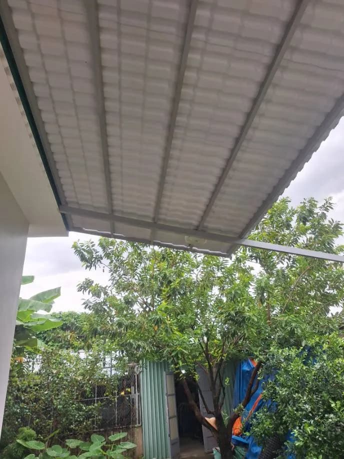 Sau khi hoàn thành sửa đèn năng lượng mặt trời tại Nhà Bè — thợ Trần Quốc Đông (5 sao)