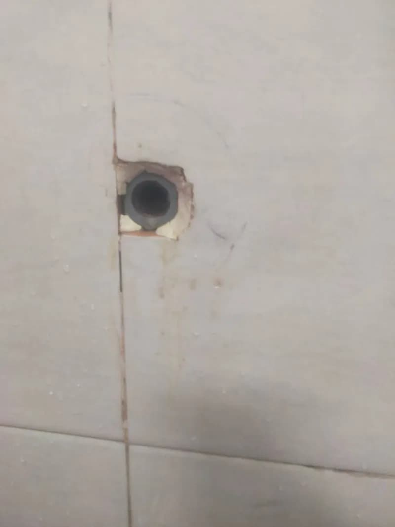 Trước sửa vòi sen tắm tại Phú Nhuận — thợ Lê Đăng Tuấn