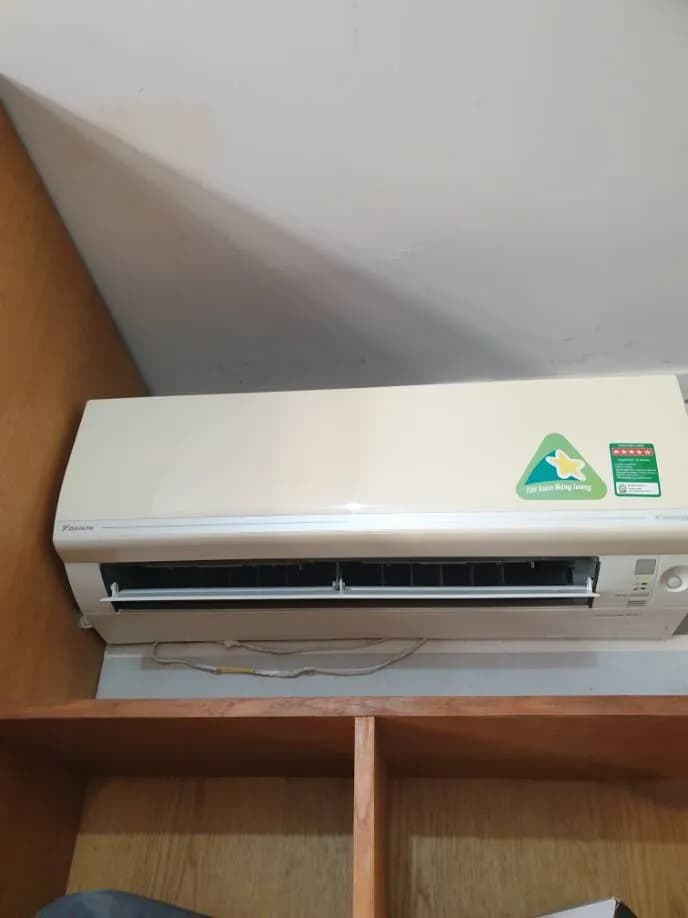 Trước sửa máy lạnh treo tường Daikin tại Tân Bình — thợ Phan Chí Tâm