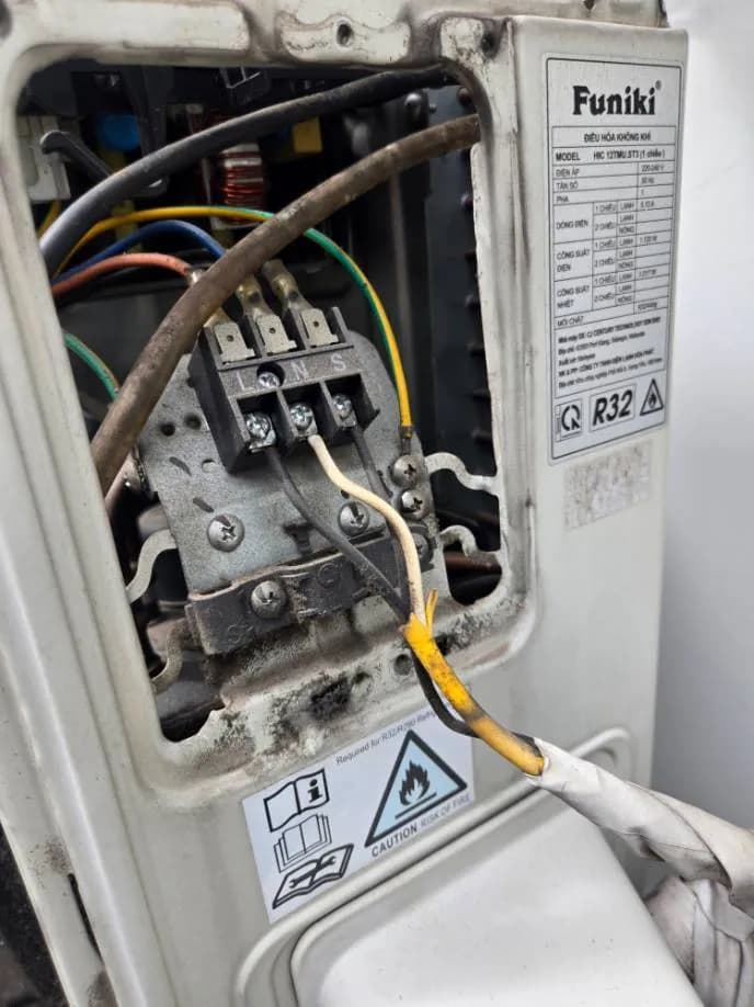 Trước sửa máy lạnh treo tường Funiki tại Gò Vấp — thợ Lê Hữu Lộc