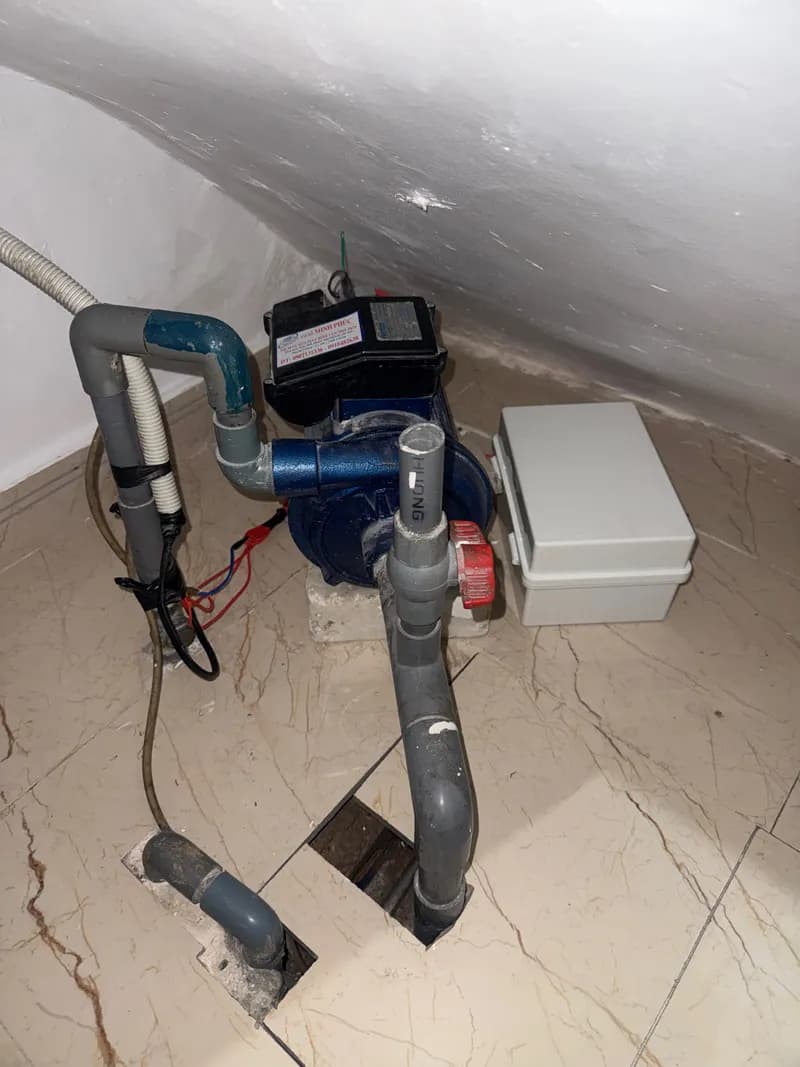 Trước sửa máy bơm tại Quận 10 — thợ Nguyễn Thành Trọng