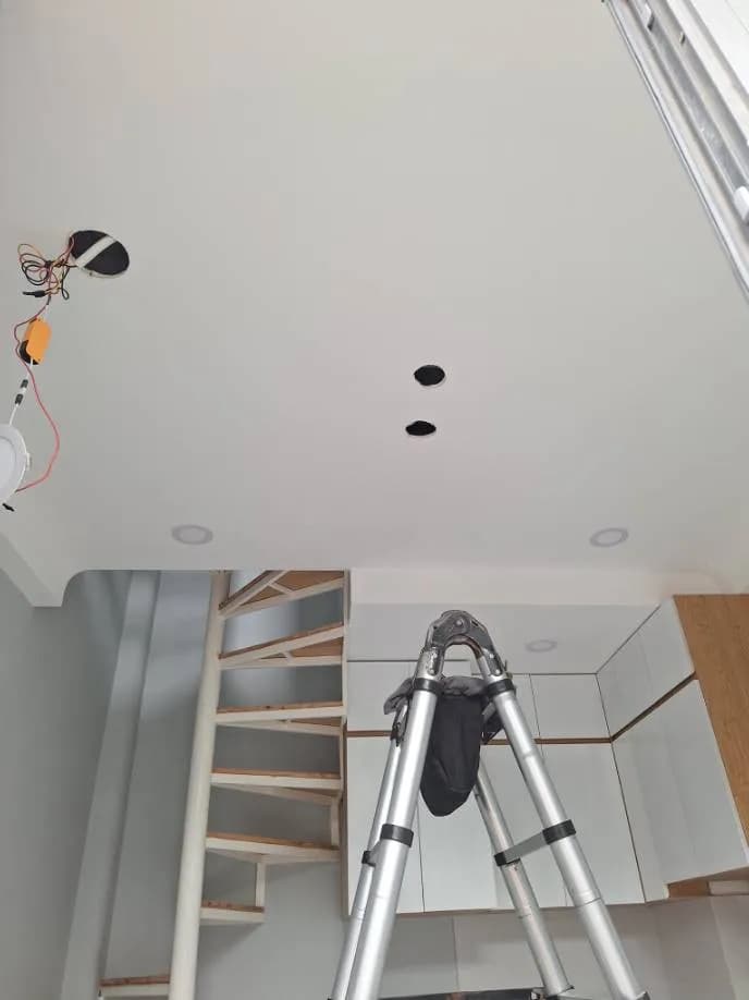 Trước sửa quạt trần tại Phường Tân Thuận Tây, Quận 7 — thợ Trần Quốc Đông