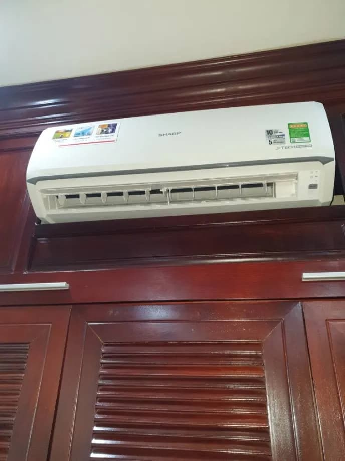 Sau khi hoàn thành sửa máy lạnh treo tường Sharp tại phường Hiệp Bình, Thủ Đức — thợ Phan Chí Tâm