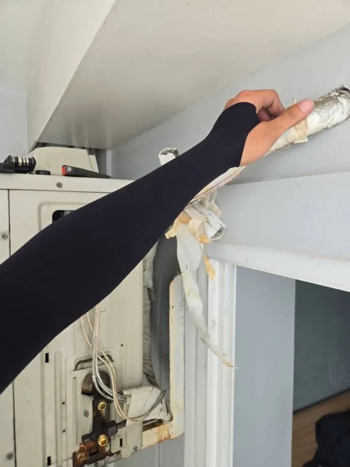 Trước sửa máy lạnh treo tường Daikin tại Bình Thạnh — thợ Lê Hữu Lộc