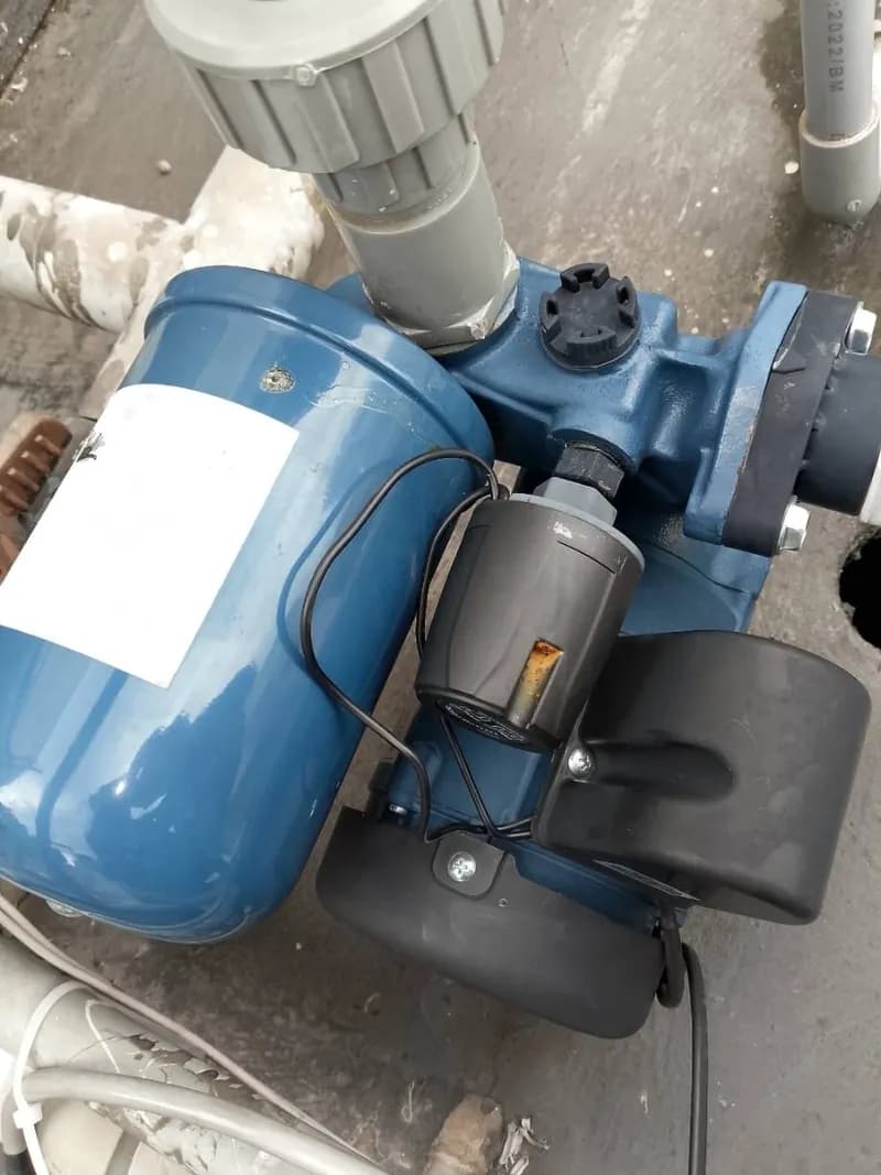 Trước sửa máy bơm tăng áp tại Phường Sài Gòn, Quận 1 — thợ Đỗ Văn Nhiều