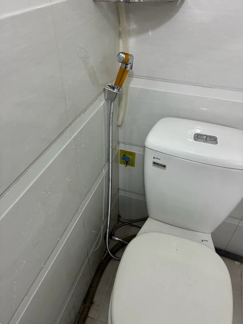 Sau khi hoàn thành sửa vòi xịt bồn cầu tại Quận 5 — thợ Dương Oai